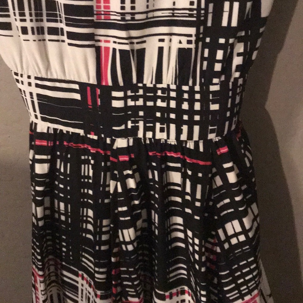Dress by Vince Camuto - Picture 6 of 7